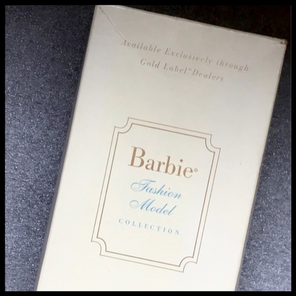 New Muffy Roberts Silkstone Gold Label Collector's Barbie with Box and Tissue - Picture 10 of 15